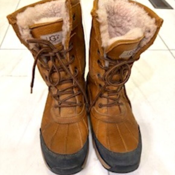 EUC Ugg Adirondack III Winter Boots Tan sz 9 - Picture 3 of 9